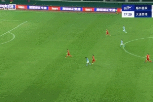 职业生涯首球！18岁杨铭锐冷静扣过防守低射近角得手 大连1-0梅州