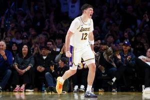 拉拉维亚：现在有机会扣篮一定会选择扣 我的篮球智商挺高的