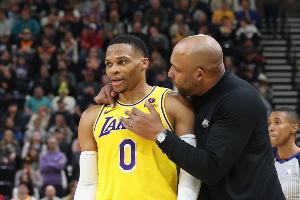 哈姆：詹眉都需要球威少只能替补 这是我的决定 我必须平衡球队