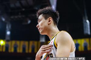 记者：辽宁靠高诗岩维持住个位数分差 若缺继伟球队只能祈祷奇迹