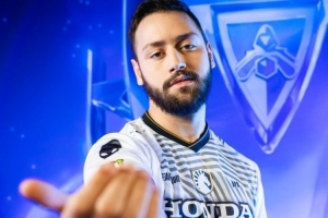 LCS赛区TL战队官宣：中路选手APA正式离队！