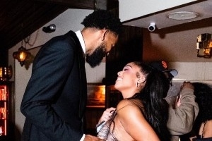 唐斯30岁生日女友告白：他总是给我带来阳光 无法想象没你的日子