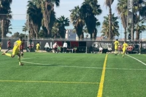 刘凯源代表比利亚雷尔U16A队首发，打进个人本赛季第二粒进球