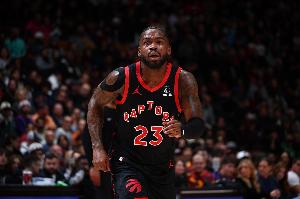 自己唱加拿大国歌不过瘾叫队友一起唱！谢德笑称将申请入籍加拿大