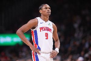 奥萨尔谈其“欢迎来到NBA”时刻：哈利伯顿把我晃倒 之后命中三分