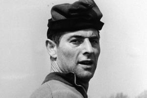 效力米兰10年5夺意甲！传奇门将洛伦佐·布冯去世，享年95岁