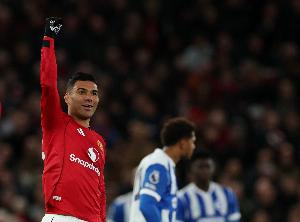 邮报：卡塞米罗12场英超4张黄牌，未来7场再拿1黄就要被停赛