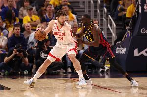 火勇大战！ESPN预测明日NBA杯胜率：火箭为55.3% 勇士44.7%