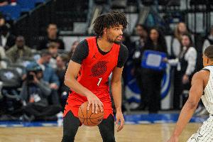 复出状态不错！夏普首节替补出战 不到4分钟3投3中高效砍下8分