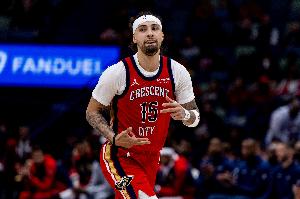 气势如虹！阿尔瓦拉多面断小文斯·威廉姆斯 直接上篮打停灰熊