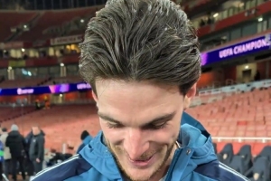 赖斯领取全场最佳奖杯：主场击败拜仁+再次当选最佳，我太开心了