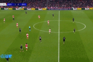 17岁卡尔第二次在欧冠破门，拜仁最年轻欧冠进球纪录由他创造