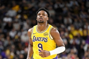 詹姆斯：看到布朗尼持续进步&在伤病潮中抓住机会 我真的很欣慰