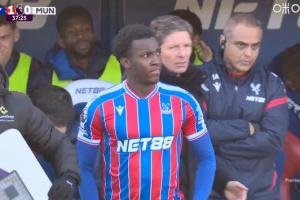 水晶宫不到半场换人，恩凯提亚换下萨尔