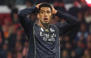 三连平！龙赛罗批皇马中场：个个肌肉发达，却连基本配合都踢不出