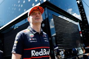 冲击五连冠！维斯塔潘近8轮夺5胜，连续9站登台