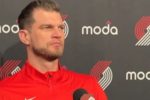 斯普利特：阿夫迪亚承担了很多责任 他是我们最稳定的进攻点