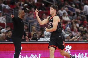 打出特点！谢泼德半场攻防表现不错 5中3拿到7分2板2助4断