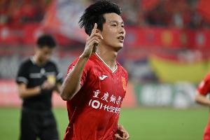 足球报：铜梁龙年轻化与战术相契合，冲超后仍将重视年轻人的培养