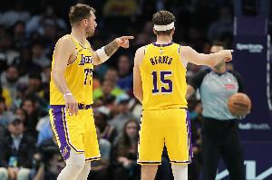 湖人上半场爆砍77分 追平他们本赛季任意半场的最高得分纪录