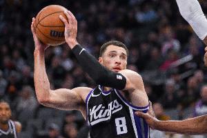 火力凶猛！拉文半场8中6拿到14分1助2断