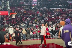 这也差太多了吧？网友对比杨瀚森和姚明训练中的动作速率