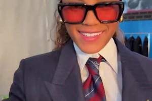 不愧是黄金射术！名场面：C罗赛前热身用水滋旁边的费迪南德！