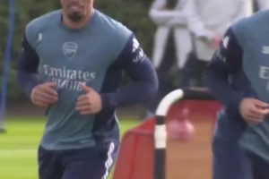 期待重返赛场！热苏斯伤愈归来参加球队训练！