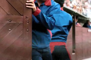 太豪华了！22年湖人群星阵容，里夫斯在角落站如喽啰