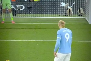 点球不进，哈兰德深知只有自己才能救赎自己