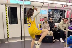 AI恶搞休赛期KD：换队时我会想起一个人 他曾经很喜欢我