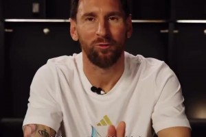 再夺一届世界杯还是再拿个金球奖？梅西：再拿一个世界杯！