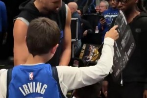 虽然这赛季状态不好，但克莱在独行侠主场人气还是可以的