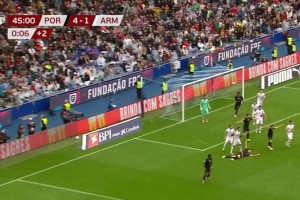 看着都疼！当年武汉三镇vs北京国安，队长于大宝用裆部舍身堵枪眼