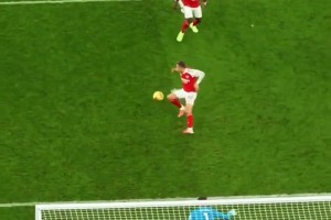 用张路的话来形容戳萨：关键时候出现在关键地方给对手致命一击