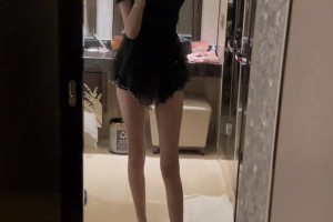 前女篮国手许诺晒自拍，这大长腿得有一米五吧