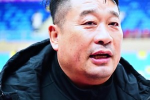 斯普利特：罗威带来防守全面性，他还没完全恢复，仍有时间限制！