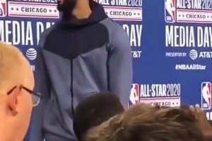 当众撒糖？名场面：浓眉明星赛不顾采访，大声表白詹姆斯！