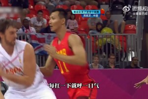 胡明轩扑的太狠送对手三罚！杜锋在演播室无奈表示：这么敏感干嘛？