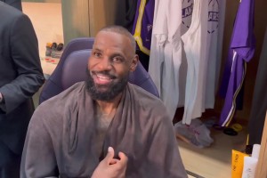 输给太阳后，老詹心情还不错。大方承认自己老了