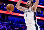 本季只出战2场场均8分8板！今天马刺客战公牛科内特复出
